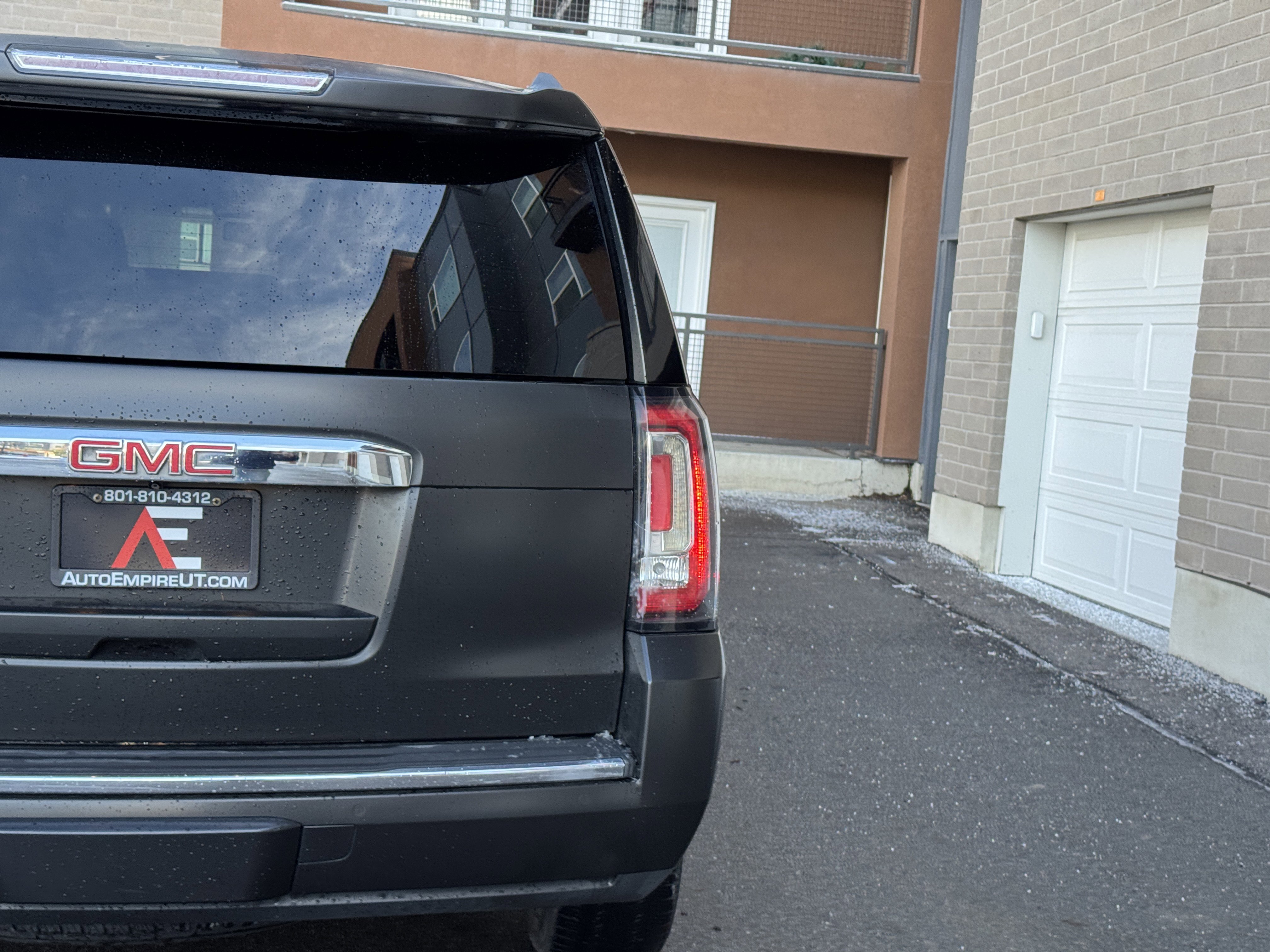 Used 2015 GMC Yukon Denali w/ Touring Package AWD/4WD image 6