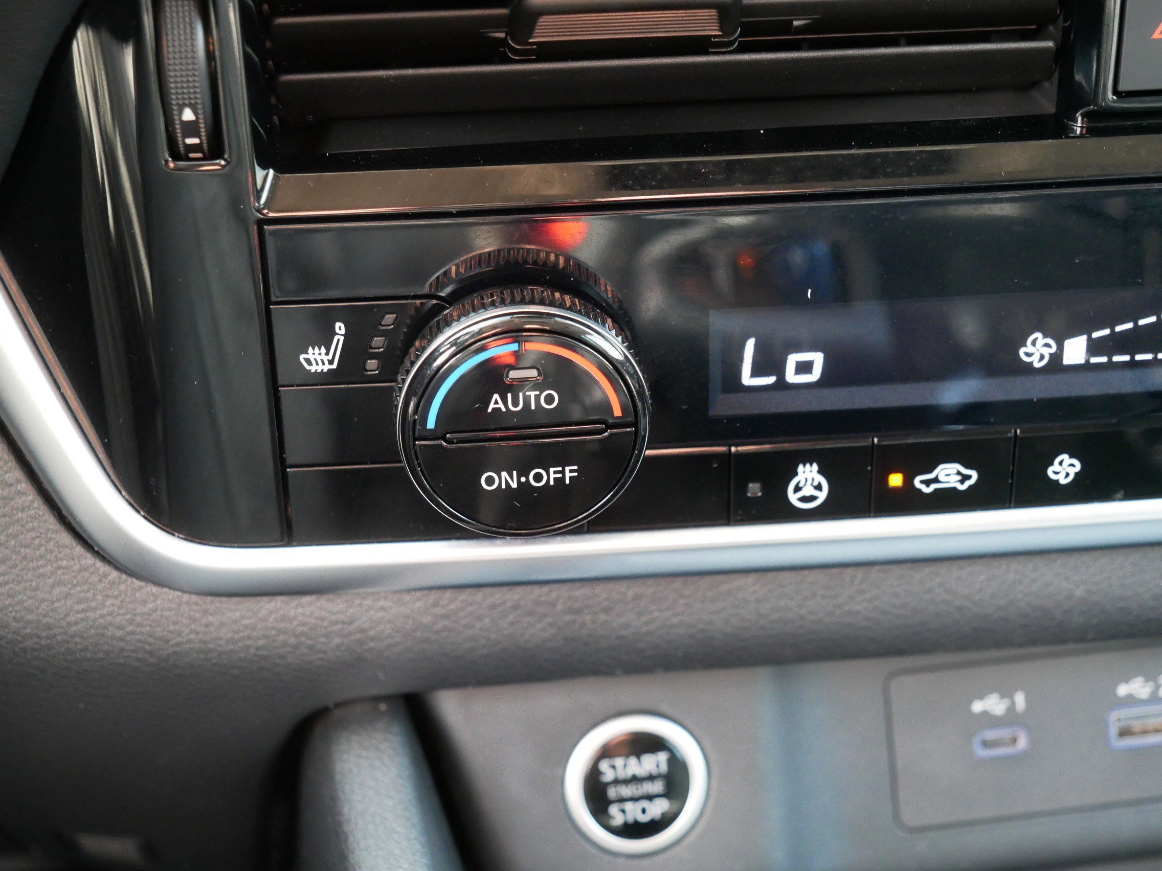 Certified 2021 Nissan Rogue SV w/ Premium Package AWD/4WD image 34