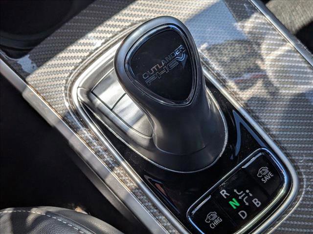Used 2020 Mitsubishi Outlander SEL AWD/4WD image 17