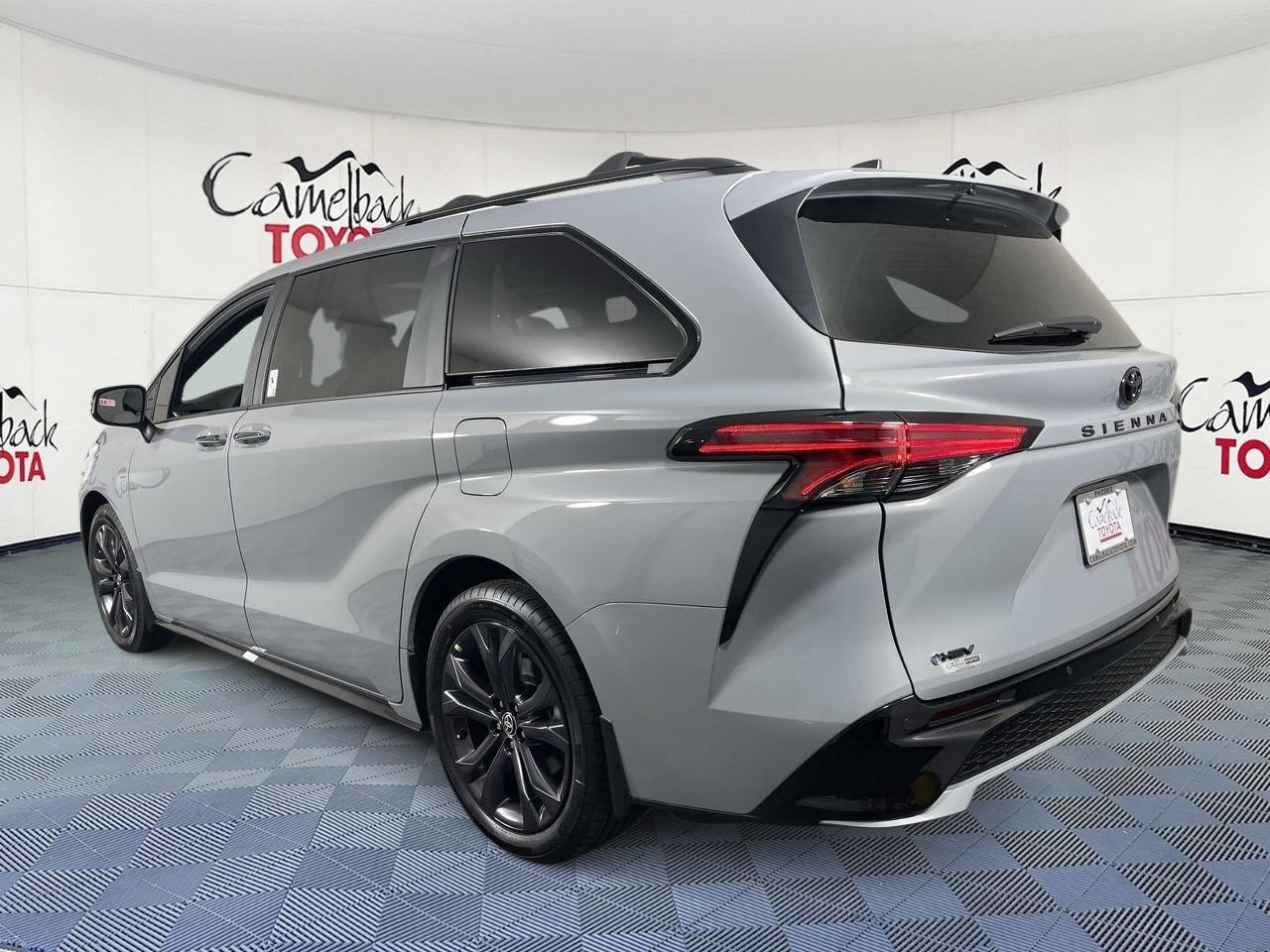 New 2026 Toyota Sienna XSE FWD image 6