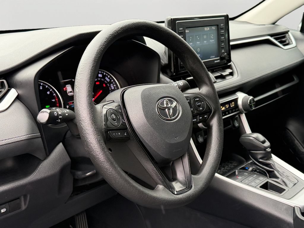 Used 2021 Toyota RAV4 XLE AWD/4WD image 18
