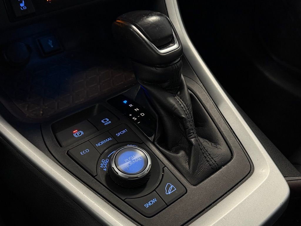 Used 2021 Toyota RAV4 Limited image 22