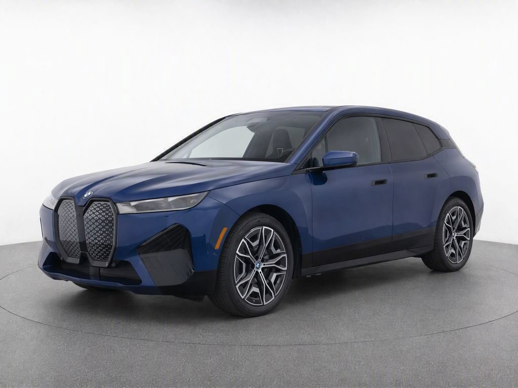 Used 2024 BMW iX xDrive50 w/ Sport Package AWD/4WD image 7