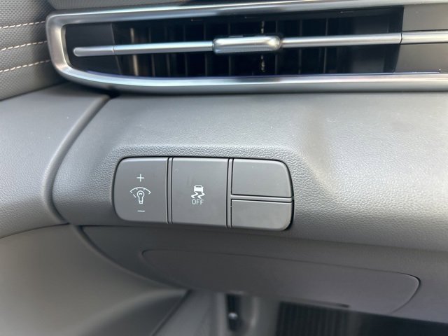 Used 2025 Hyundai Elantra SEL image 16