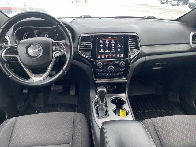 Used 2020 Jeep Grand Cherokee Laredo w/ 18" Wheel & 8.4" Radio Group image 3