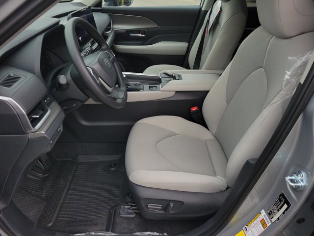 Used 2025 Toyota Grand Highlander FWD image 5