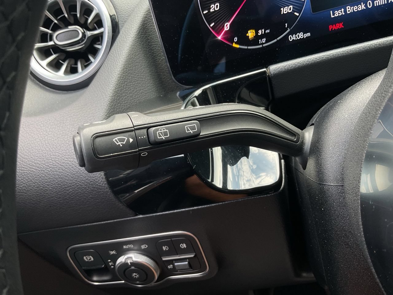 Used 2025 Mercedes-Benz GLA 250 image 32