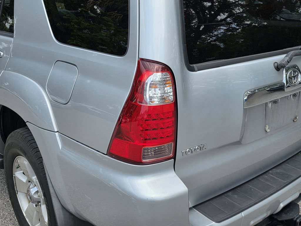 Used 2008 Toyota 4Runner SR5 RWD image 7