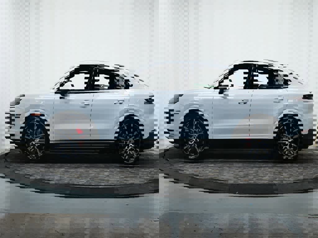 New 2025 Porsche Cayenne S image 2
