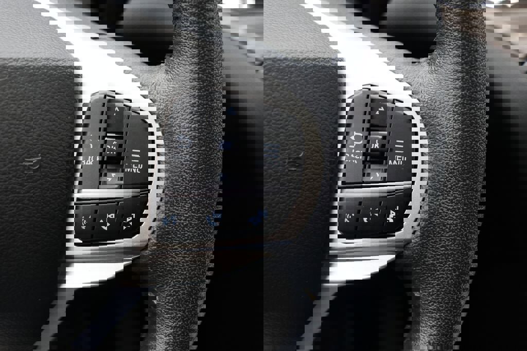 Used 2022 Ford Explorer Limited w/ Equipment Group 301A image 23