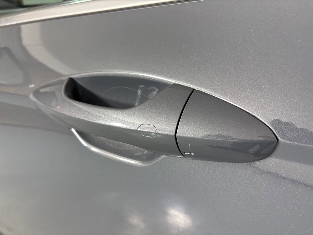 Used 2025 Hyundai Kona Limited image 17