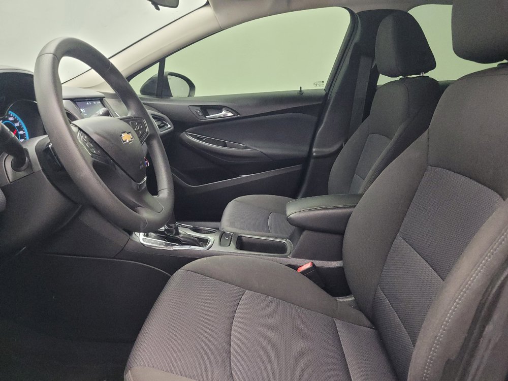 Used 2018 Chevrolet Cruze LT w/ Convenience Package FWD image 17