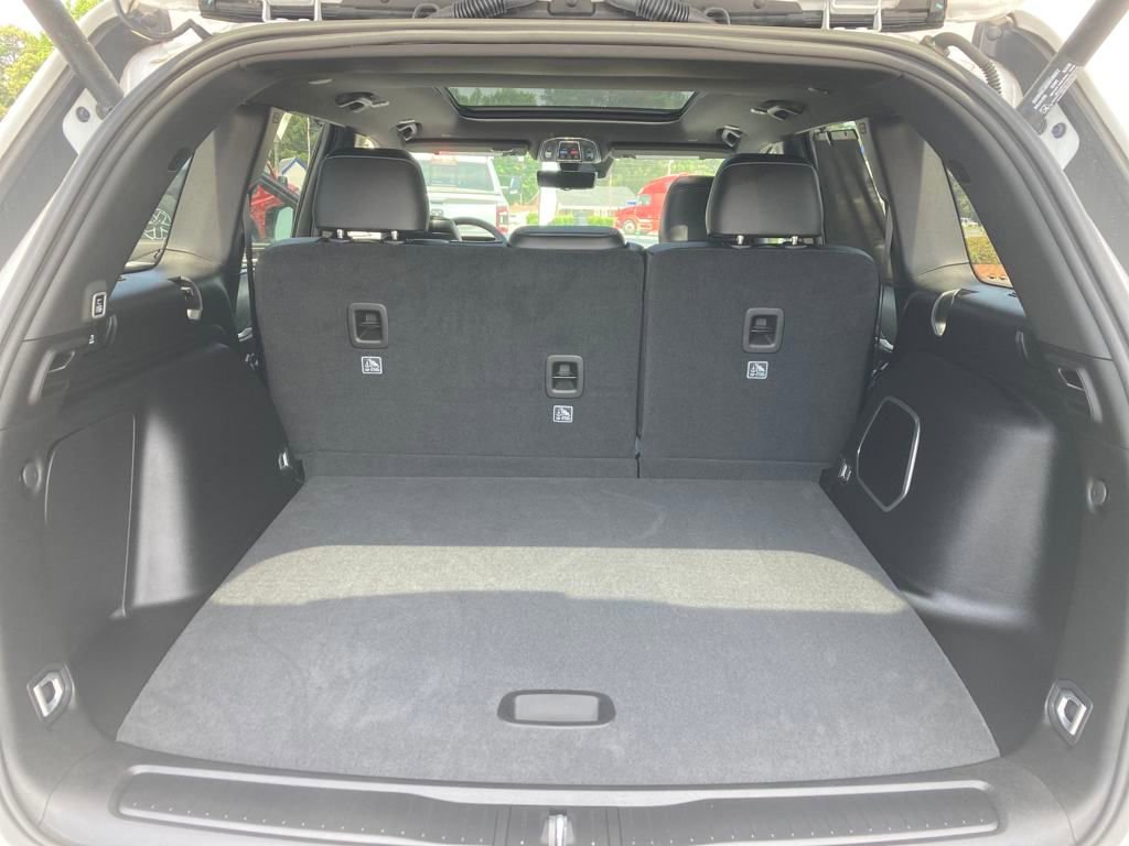 New 2024 Jeep Grand Cherokee Limited 4xe w/ Luxury Tech Group II image 17