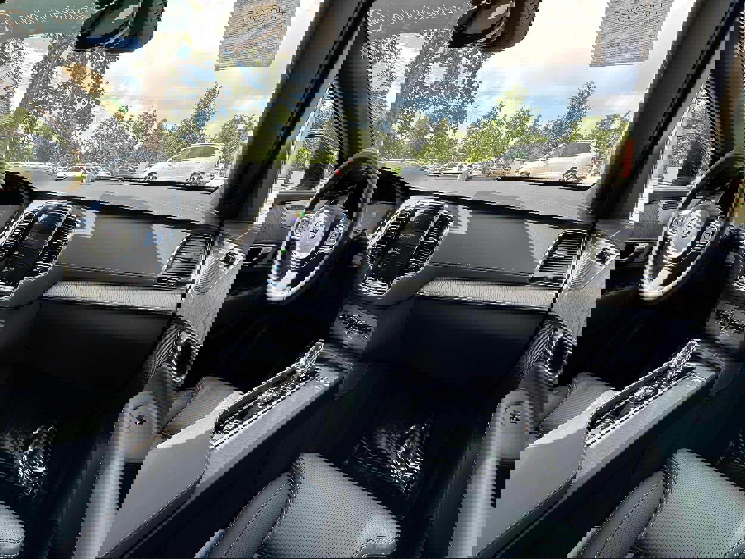 Certified 2024 Volvo XC90 T8 Ultimate image 14