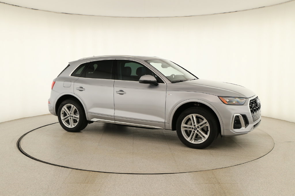 Certified 2024 Audi Q5 e Premium Plus w/ Premium Plus Package AWD/4WD image 9
