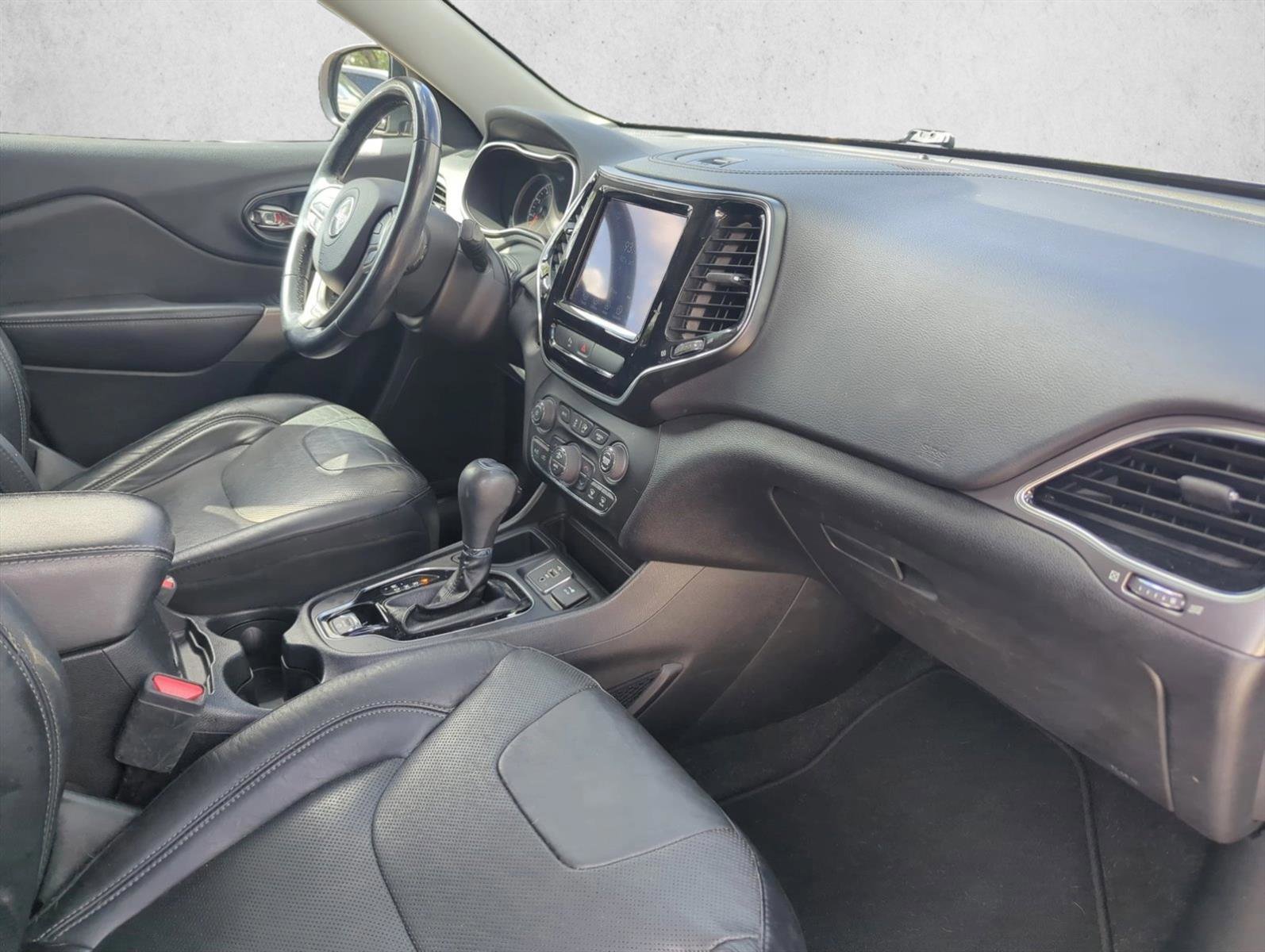 Used 2020 Jeep Cherokee Limited FWD image 20