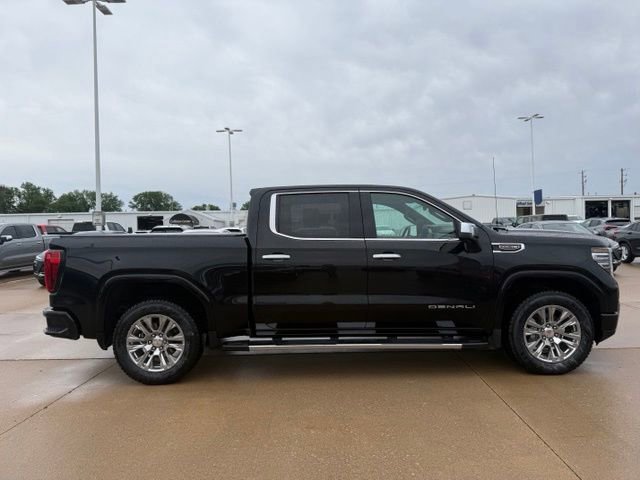 Used 2023 GMC Sierra 1500 Denali AWD/4WD image 2