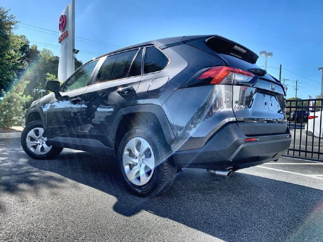 Used 2022 Toyota RAV4 LE AWD/4WD image 6