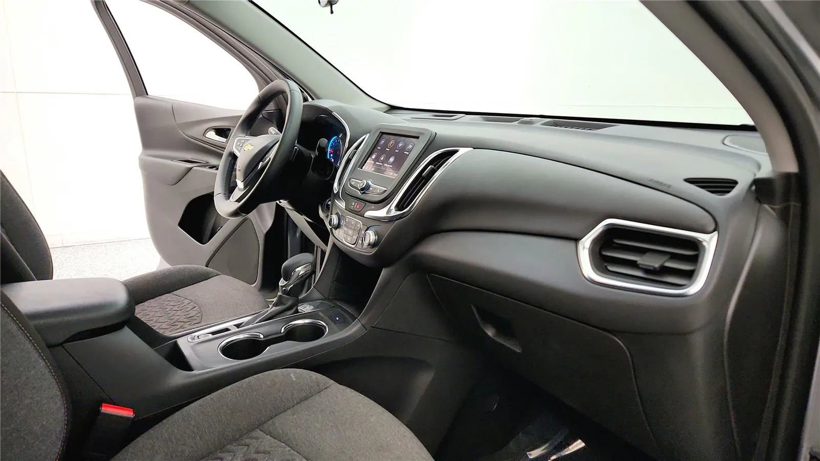 Used 2024 Chevrolet Equinox LT w/ LPO, Floor Liner Package image 36