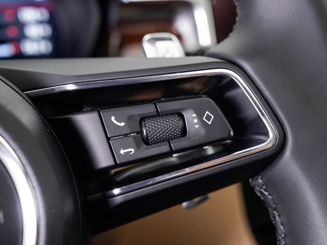 Certified 2026 Porsche Macan AWD/4WD image 15