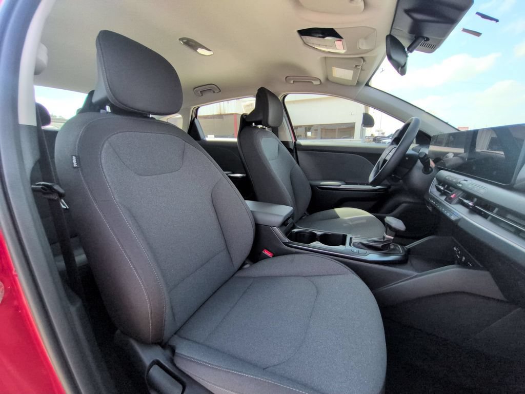 Used 2025 Kia K4 FWD image 30
