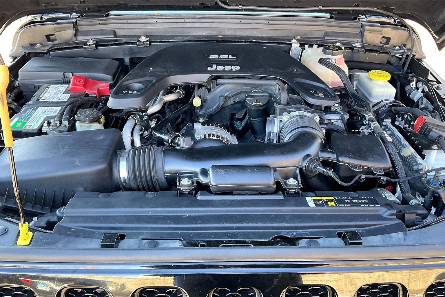 Used 2019 Jeep Wrangler Unlimited Sahara w/ Advanced Safety Group image 9