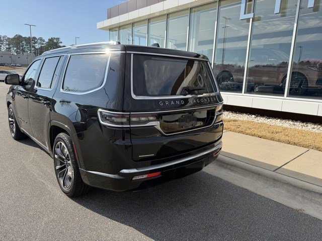 Used 2022 Jeep Grand Wagoneer Series III w/ Rear Seat Video Group 1 image 10