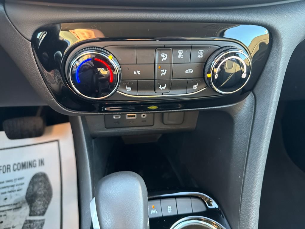 Used 2022 Buick Encore GX Preferred w/ Cold Weather Comfort Package image 17