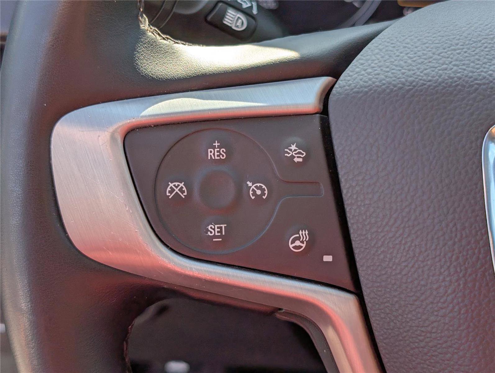 Used 2023 GMC Terrain SLT image 23