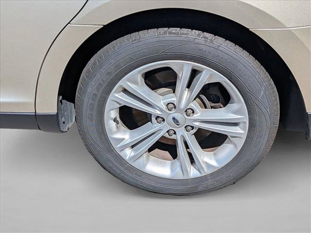 Used 2017 Ford Taurus SE FWD image 8