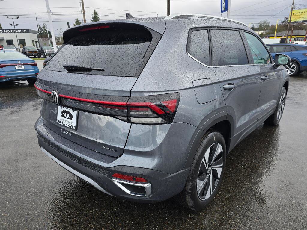 New 2026 Volkswagen Taos SE image 4