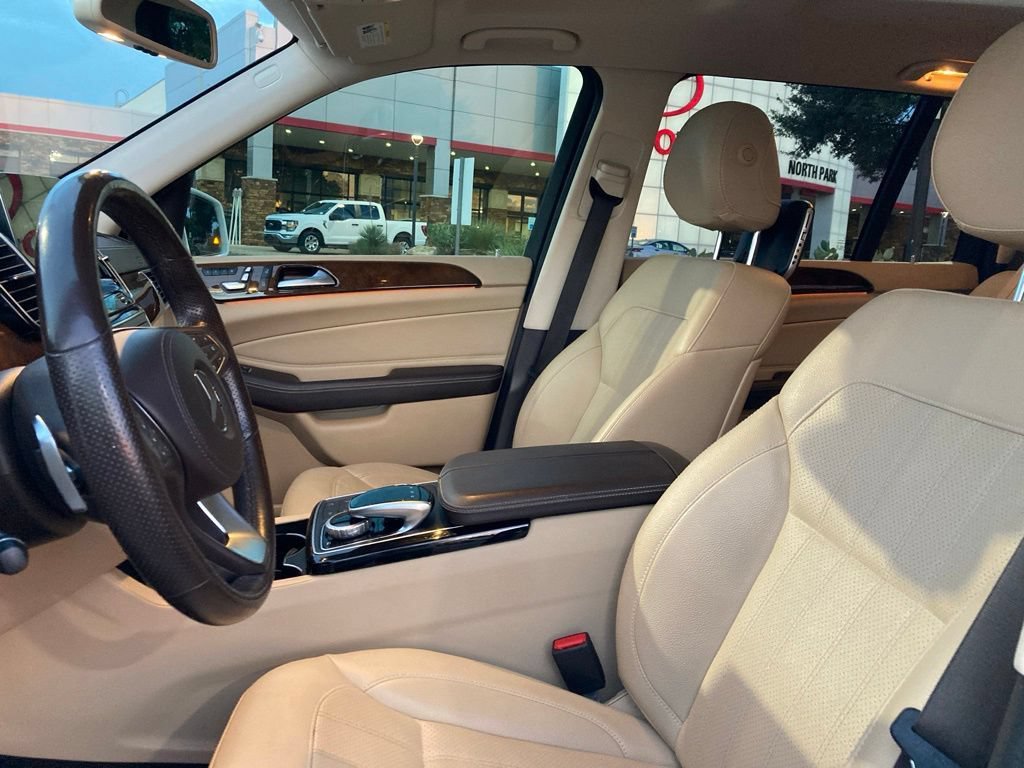 Used 2017 Mercedes-Benz GLS 450 4MATIC image 8