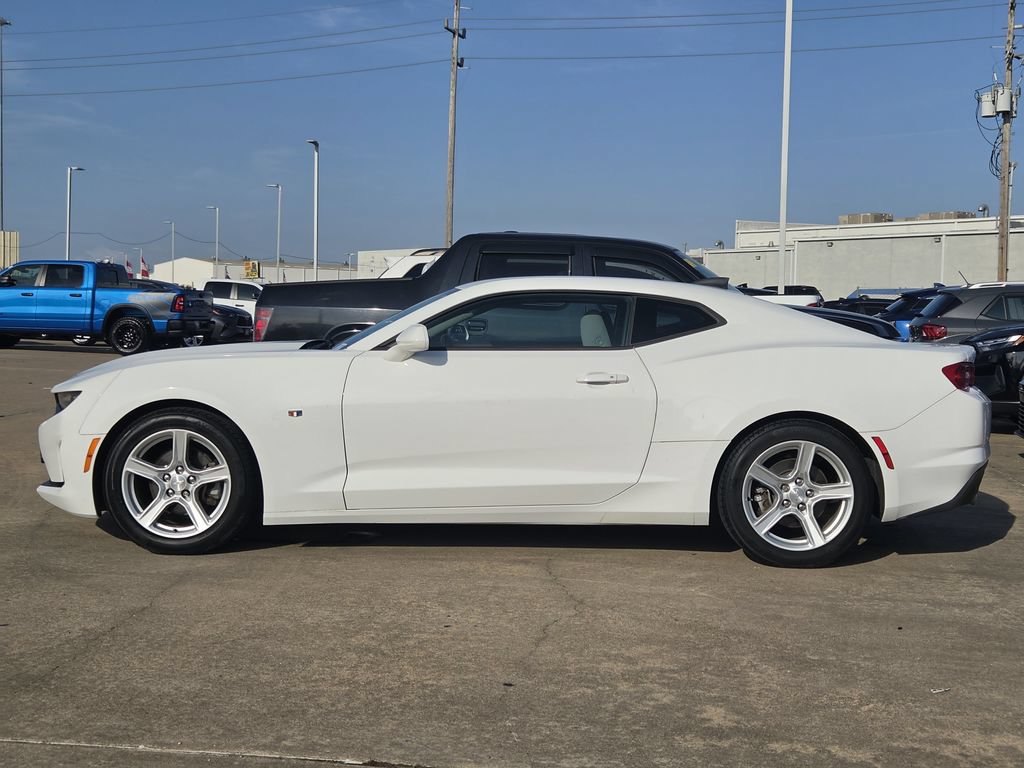 Used 2020 Chevrolet Camaro LT RWD image 6