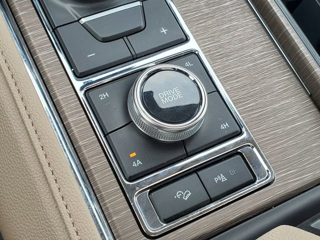 Used 2023 Ford Expedition Limited image 24