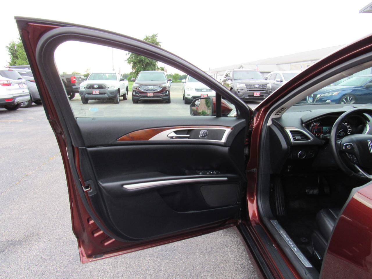 Used 2016 Lincoln MKZ AWD image 11
