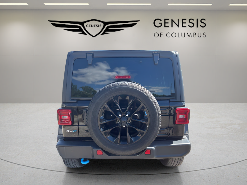 Used 2022 Jeep Wrangler Unlimited Sahara w/ Cold Weather Group AWD/4WD image 4
