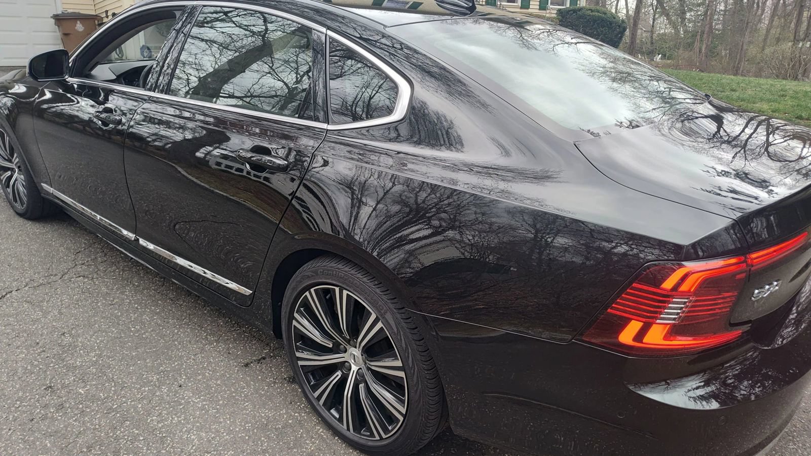 Used 2023 Volvo S90 B6 Plus AWD/4WD image 3