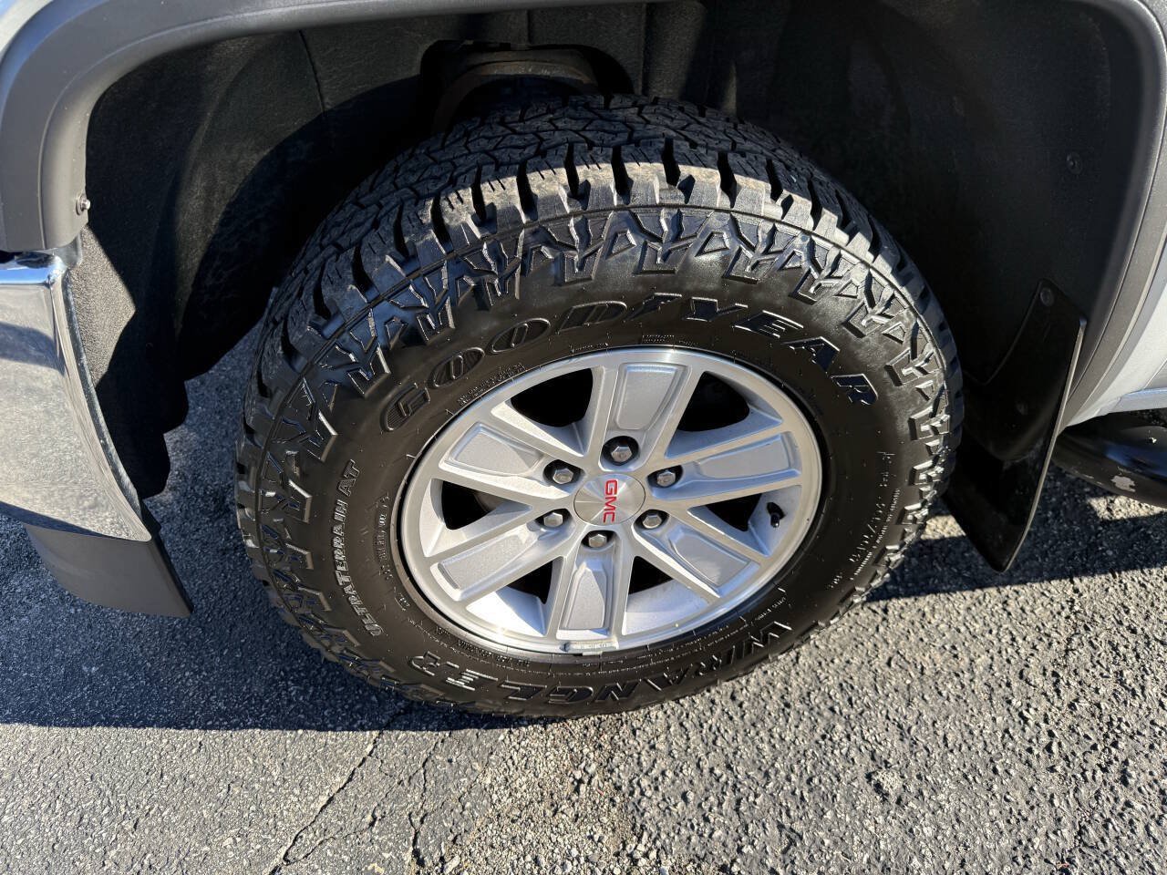 Used 2018 GMC Sierra 1500 SLE w/ SLE Value Package AWD/4WD image 9