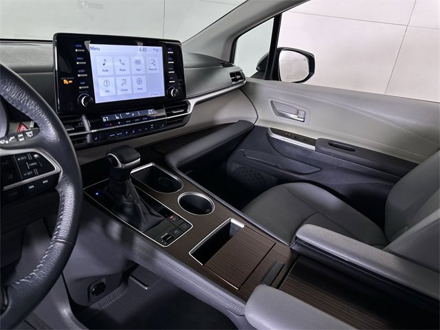 Used 2024 Toyota Sienna XLE image 36