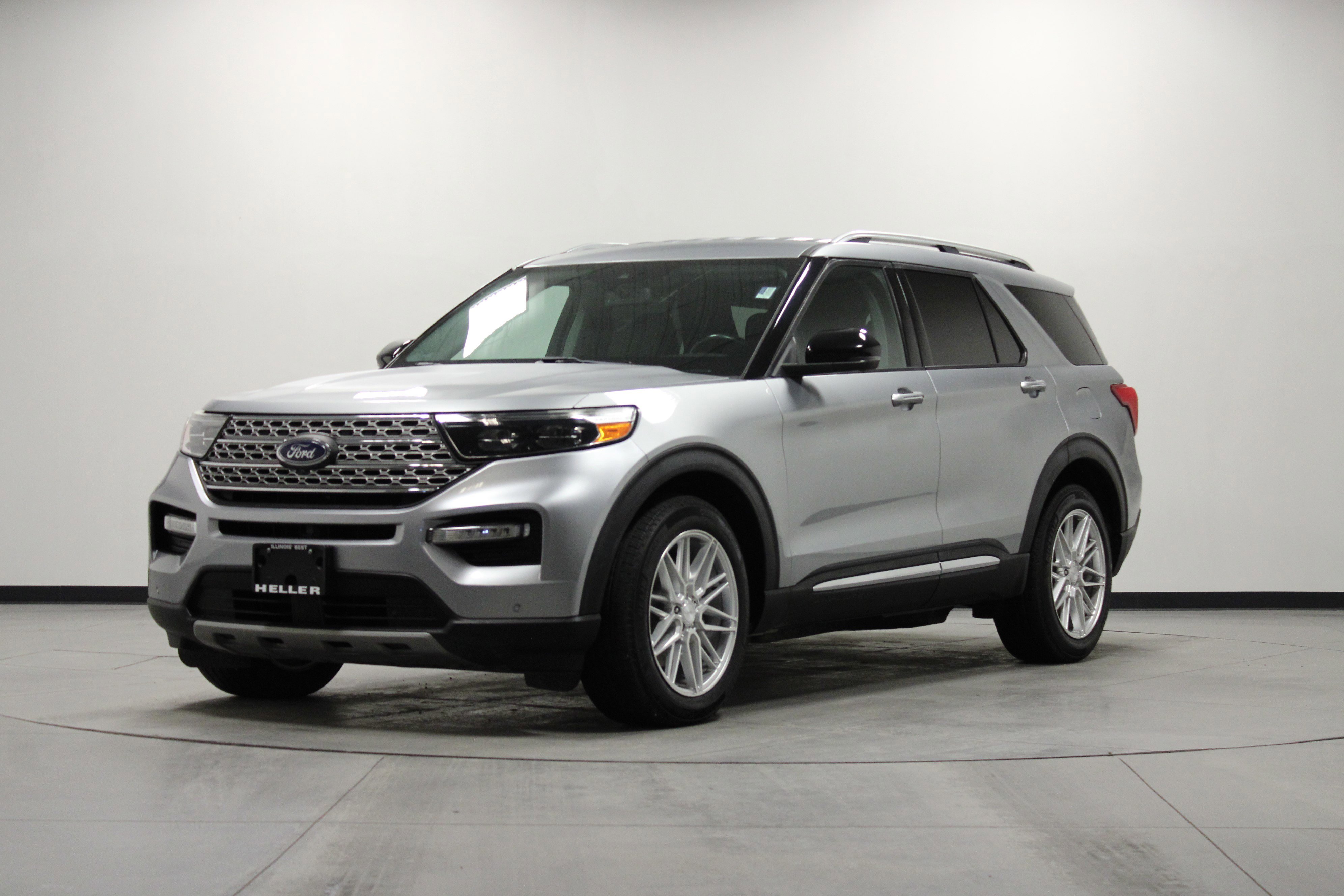 Used 2020 Ford Explorer Limited w/ Hybrid Equipment Group 310A image 8