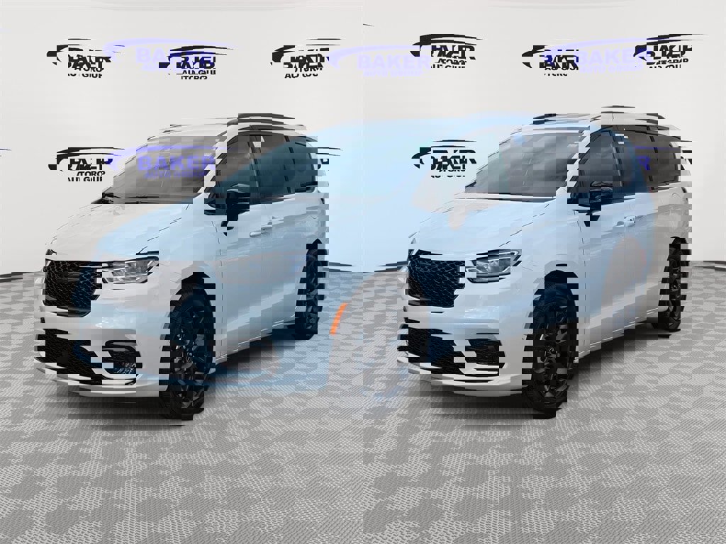 New 2026 Chrysler Pacifica Limited image 7