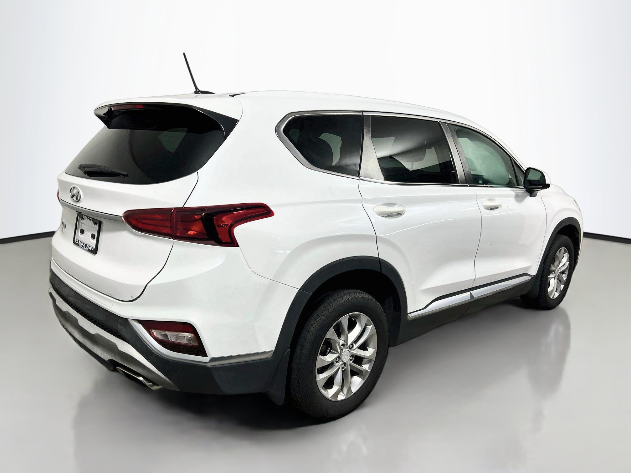 Used 2020 Hyundai Santa Fe SE FWD image 4