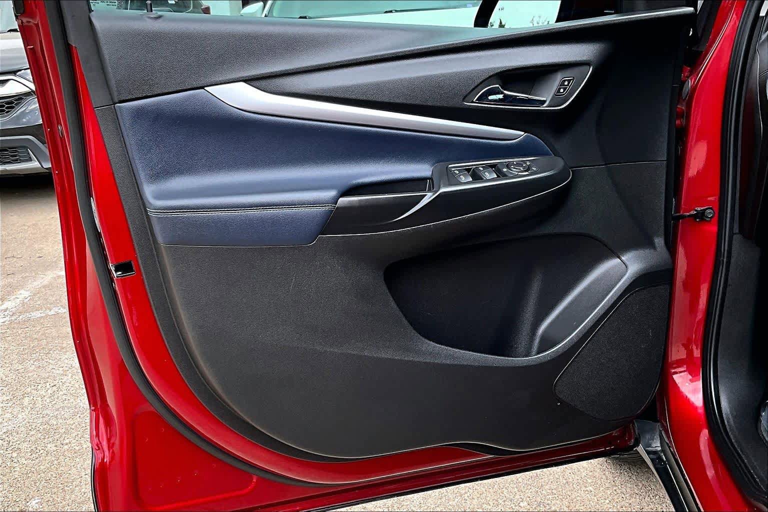 Used 2023 Chevrolet Bolt EUV LT w/ Convenience Package image 20