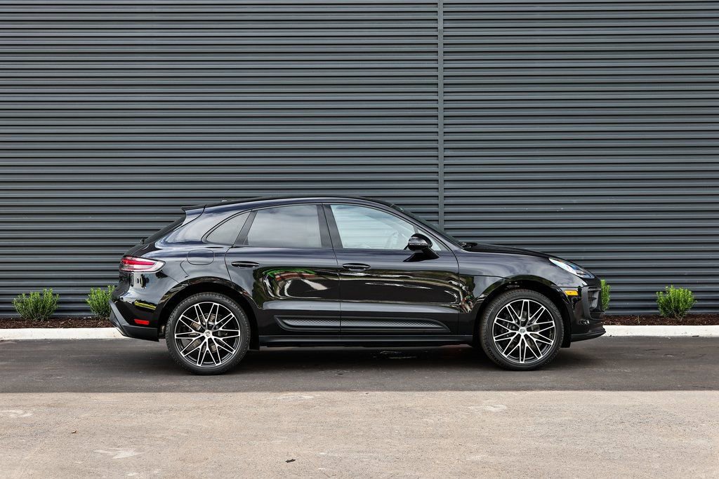 Certified 2026 Porsche Macan image 8