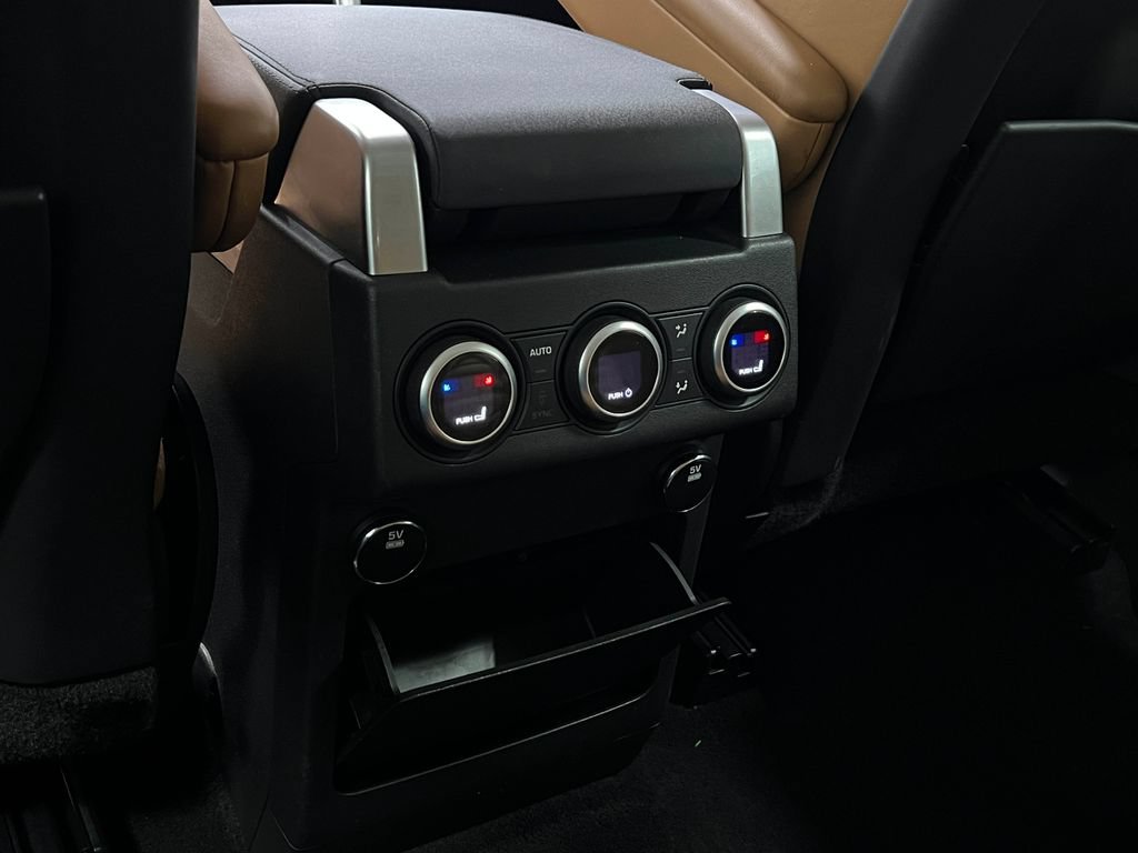 Used 2017 Land Rover Discovery HSE AWD/4WD image 29