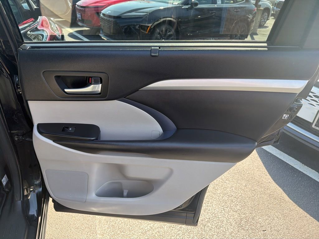 Certified 2018 Toyota Highlander XLE image 11