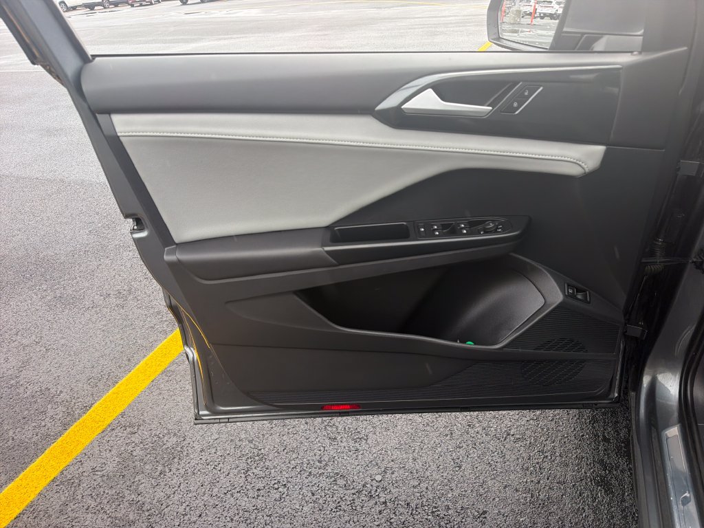 Certified 2022 Volkswagen Taos SEL AWD/4WD image 9