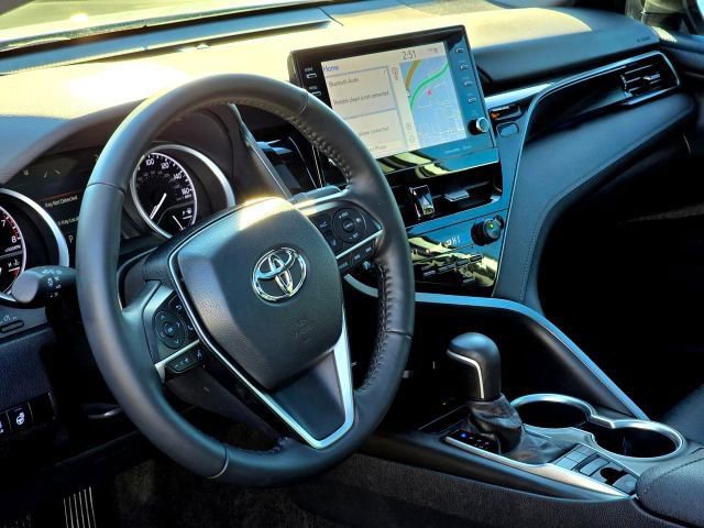 Used 2022 Toyota Camry XLE w/ Navigation Package image 11
