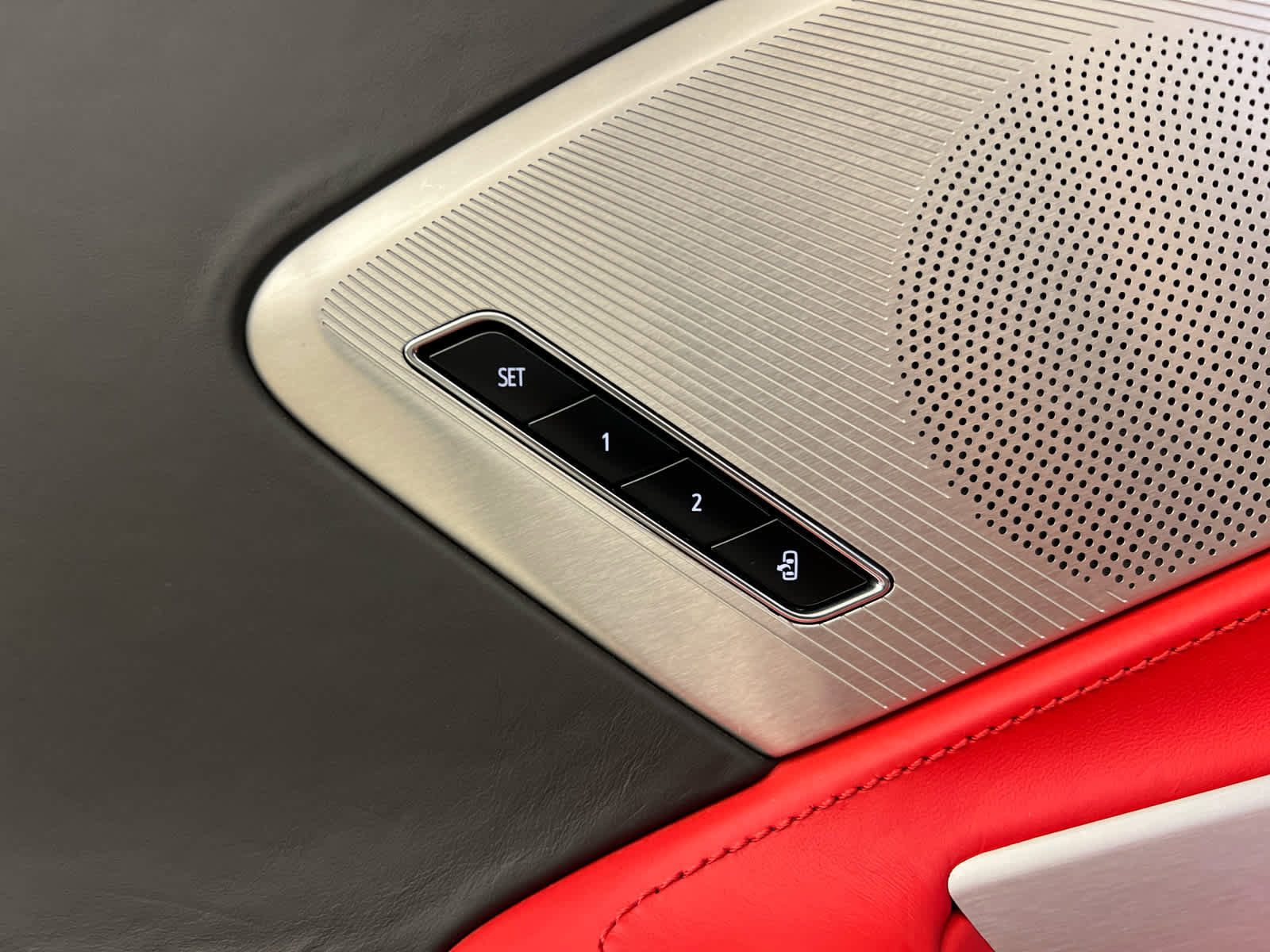 Used 2024 Chevrolet Corvette Stingray Premium Conv w/ Z51 Performance Package image 15