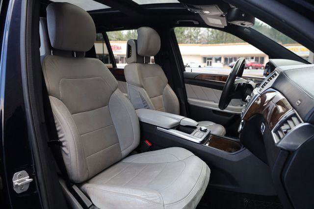 Used 2015 Mercedes-Benz GL 550 4MATIC image 28